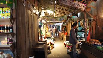 Houseboat Bee Kelotok