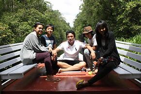 Houseboat Bee Kelotok