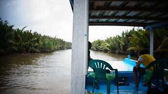 Houseboat Bee Kelotok