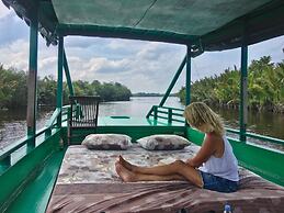 Houseboat Bee Kelotok