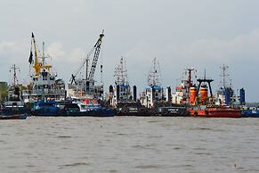 Houseboat Bee Kelotok