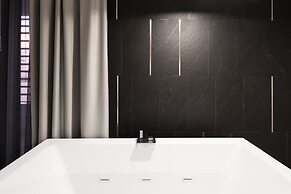 Alkamuri Posh Hotel & Spa