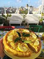 Due Passi dal Centro