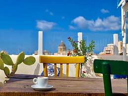 Due Passi dal Centro