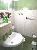 Due Passi dal Centro