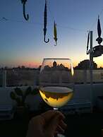 Due Passi dal Centro