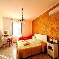 Due Passi dal Centro