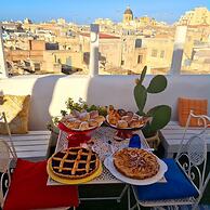 Due Passi dal Centro