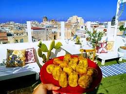 Due Passi dal Centro