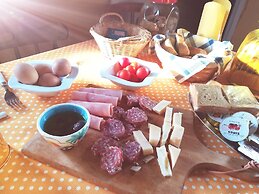 Due Passi dal Centro