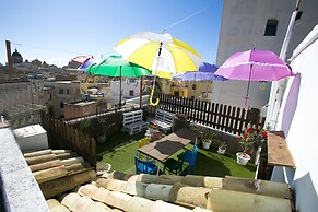 Due Passi dal Centro