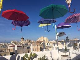 Due Passi dal Centro