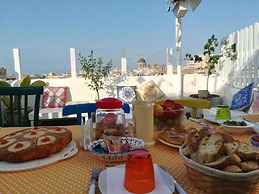 Due Passi dal Centro