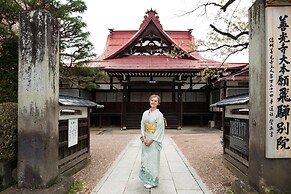 Temple Hotel Takayama Zenkoji