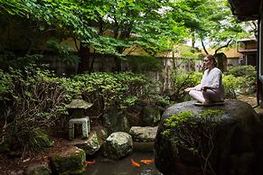 Temple Hotel Takayama Zenkoji