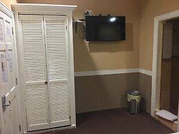 Millenium Manor Hotel