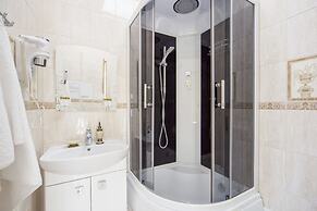 Hotel  Lopatin Nevsky 100