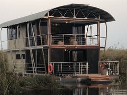 Namushasha River Villa