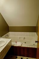 Sumas Mountain Lodge