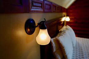 Sumas Mountain Lodge