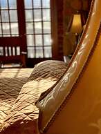 Sumas Mountain Lodge