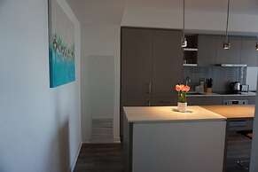 Aaira Suites at 1 York St