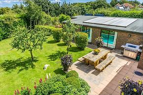 Sea View Holiday Flat - Covehurst Bay