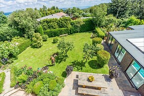 Sea View Holiday Flat - Covehurst Bay