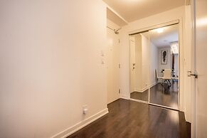 Aaira Suites at 1 York St