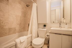 Aaira Suites at 1 York St