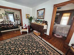 Applesauce Inn B&B