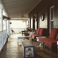 Applesauce Inn B&B