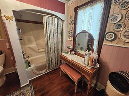 Applesauce Inn B&B