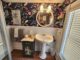 Applesauce Inn B&B
