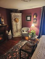 Applesauce Inn B&B