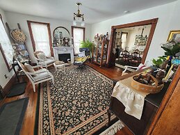 Applesauce Inn B&B