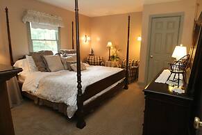 Pineapple Hill Inn Bed & Breakfast