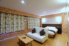 TOWN HOTEL Forty One