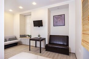 City of Rivers on English Embankment