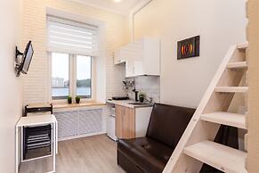 City of Rivers on English Embankment