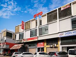 Super OYO 443 Crystal City Hotel