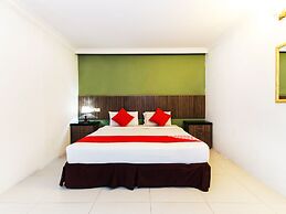 Super OYO 443 Crystal City Hotel