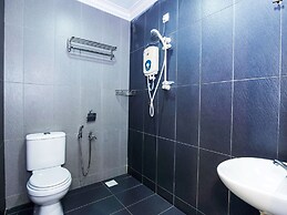 Super OYO 443 Crystal City Hotel