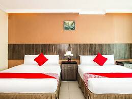 Super OYO 443 Crystal City Hotel