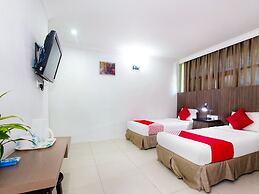 Super OYO 443 Crystal City Hotel