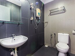 Super OYO 443 Crystal City Hotel