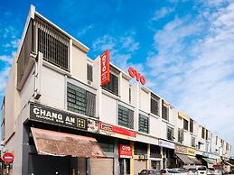 Super OYO 443 Crystal City Hotel