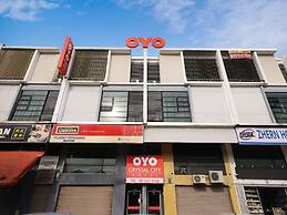 Super OYO 443 Crystal City Hotel