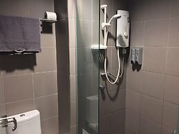 Mercu Summer Suites Freluxe Homestay