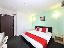 OYO 442 Marvelton Hotel